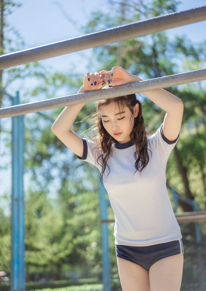 黑丝制服女子沈梦瑶浴室拍照姿势艺术摄影