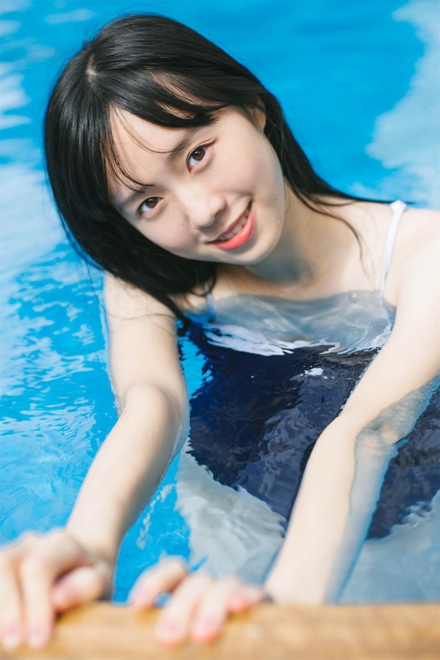 比基尼美女泳池火辣性感湿身艺术诱惑夏日写真