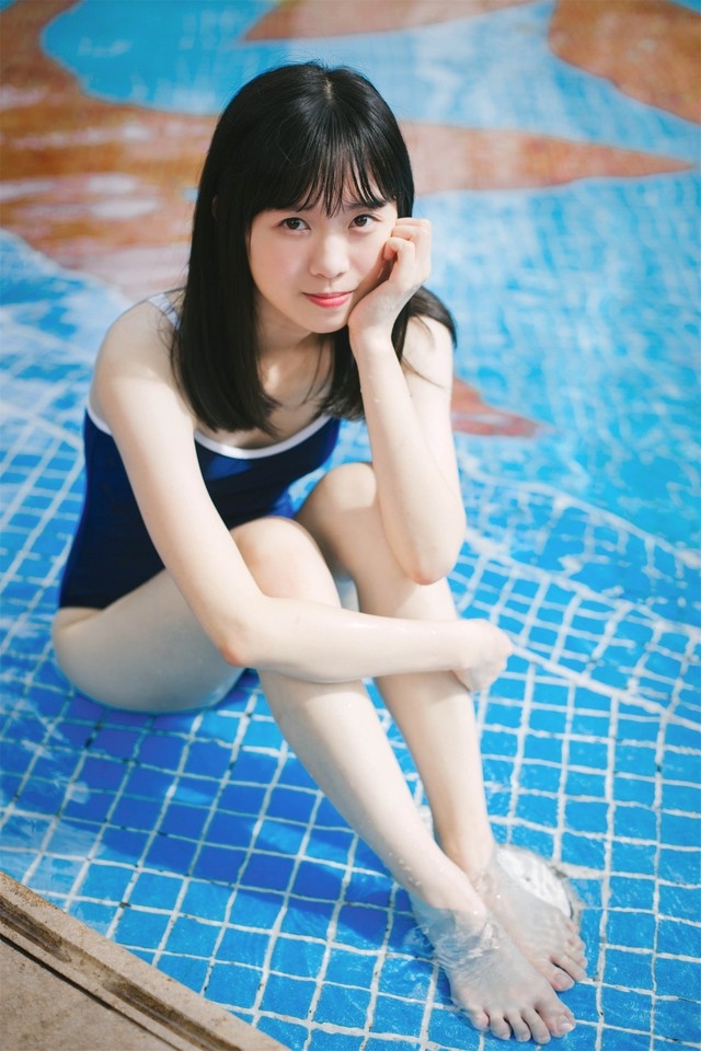 比基尼美女泳池火辣性感湿身艺术诱惑夏日写真