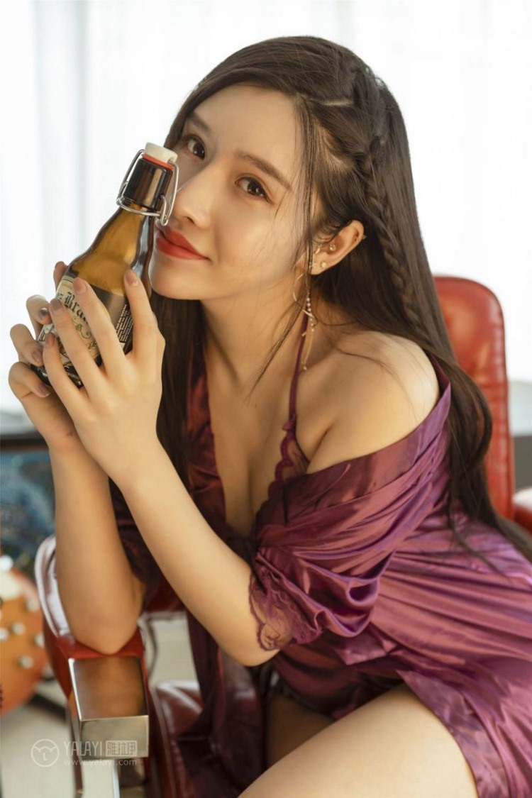 顶级少妇风骚性感熟女巨乳深沟妖娆艺术写真