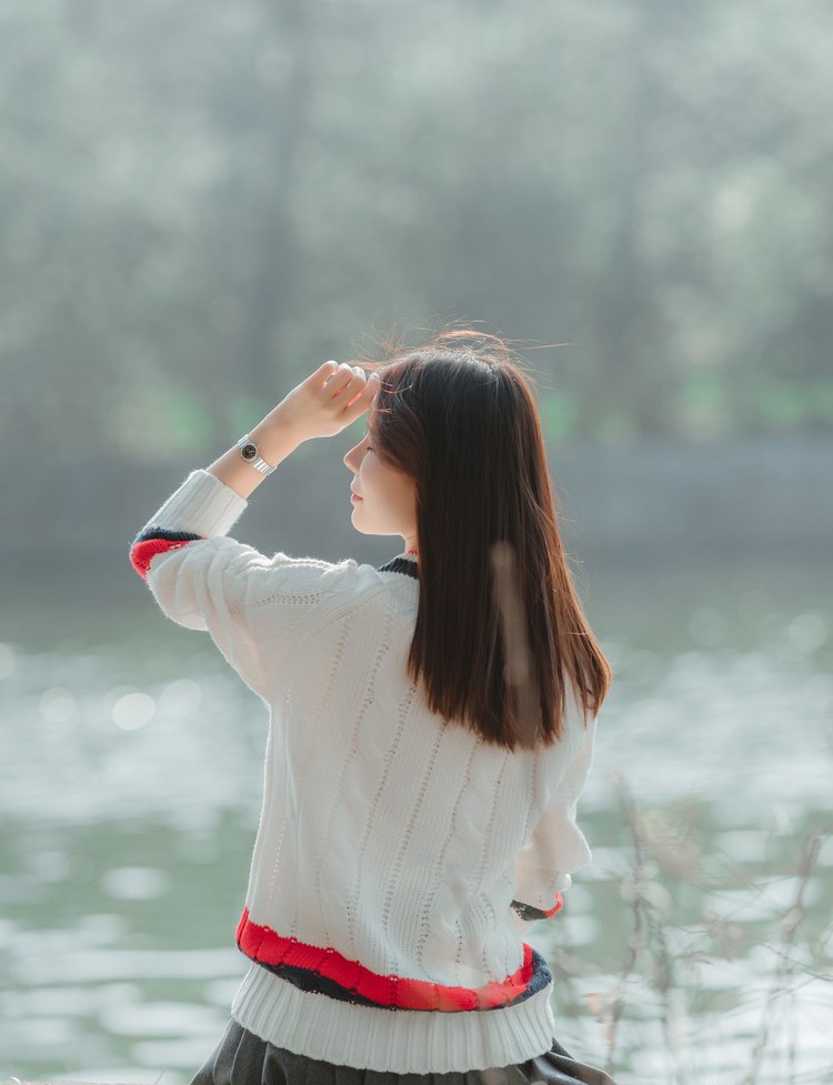 漂亮美女老婆床上诱人大胆开放的艺术写真图片