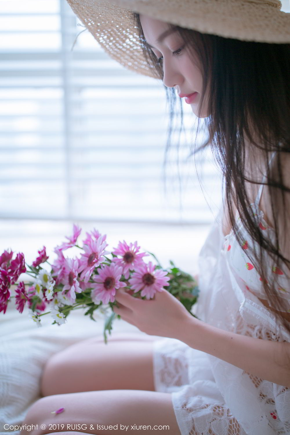 真空透视装内衣美女木瓜奶蜜桃臀顶级艺术写真