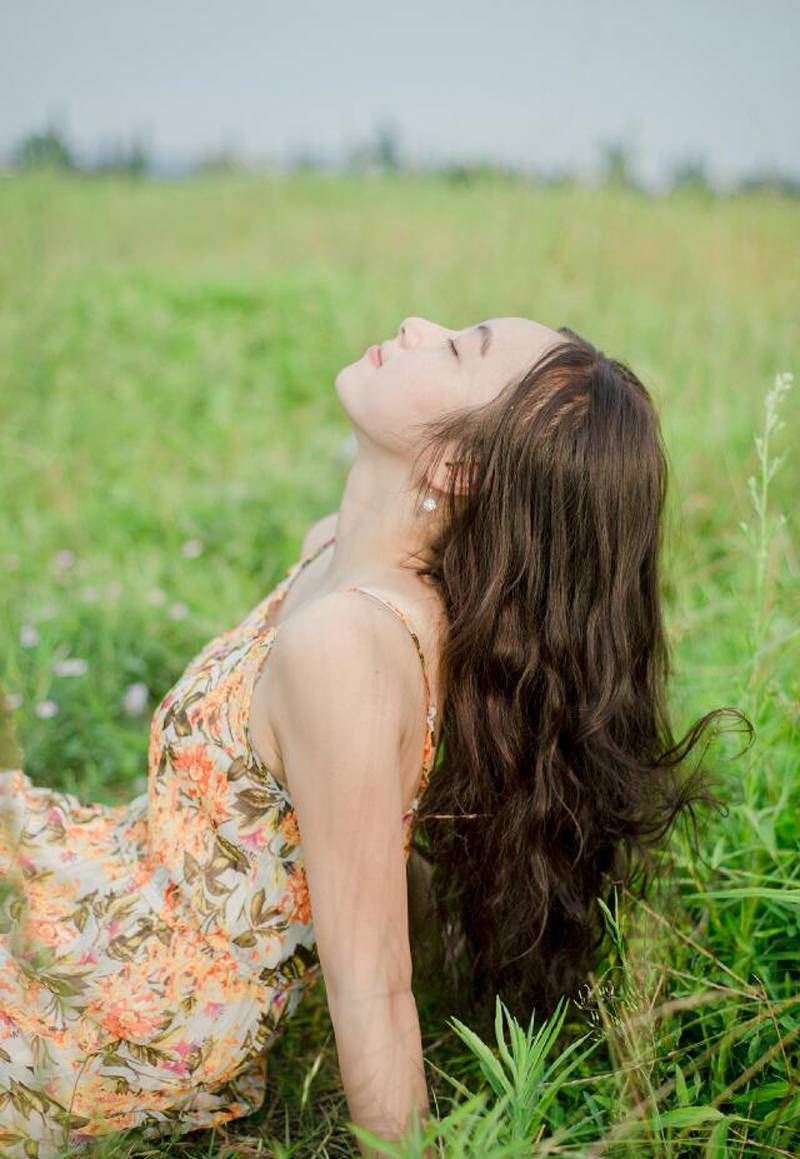 性感内裤美女真空豪乳半裸肥臀丰满艺术写真