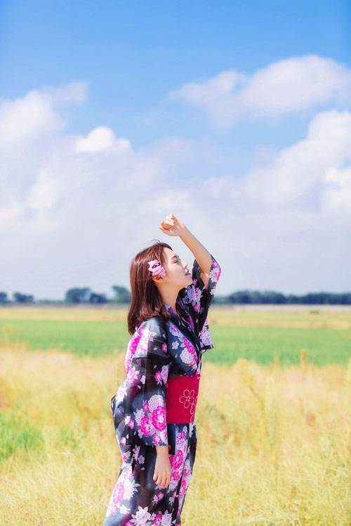 邪恶兔女郎美女卓娅祺半裸美胸丰臀艺术写真