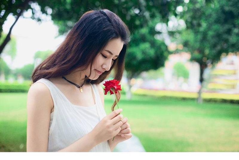 妖艳气质美女御姐蕾丝内衣长腿高挑性感艺术图片