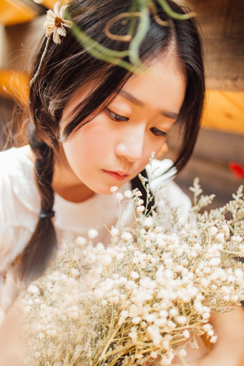 娇小美女萝莉开胸蕾丝吊带性感风骚艺术写真图片