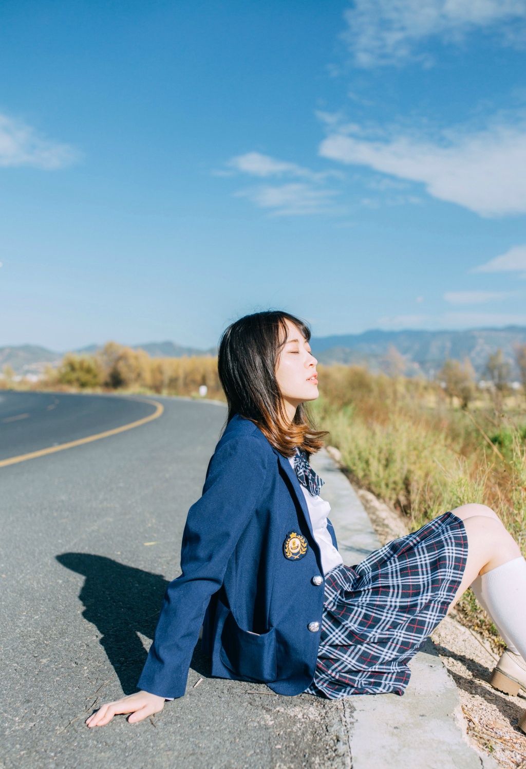 打工少女私人女仆真空穿围裙诱惑艺术写真