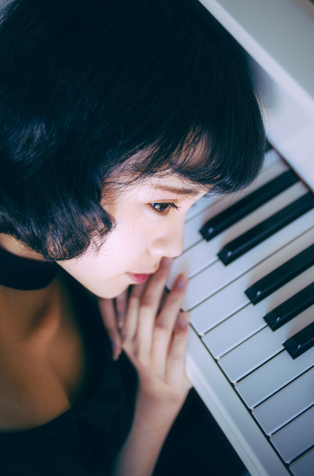 美女皮质内衣紧缚感熟女诱惑私房艺术写真