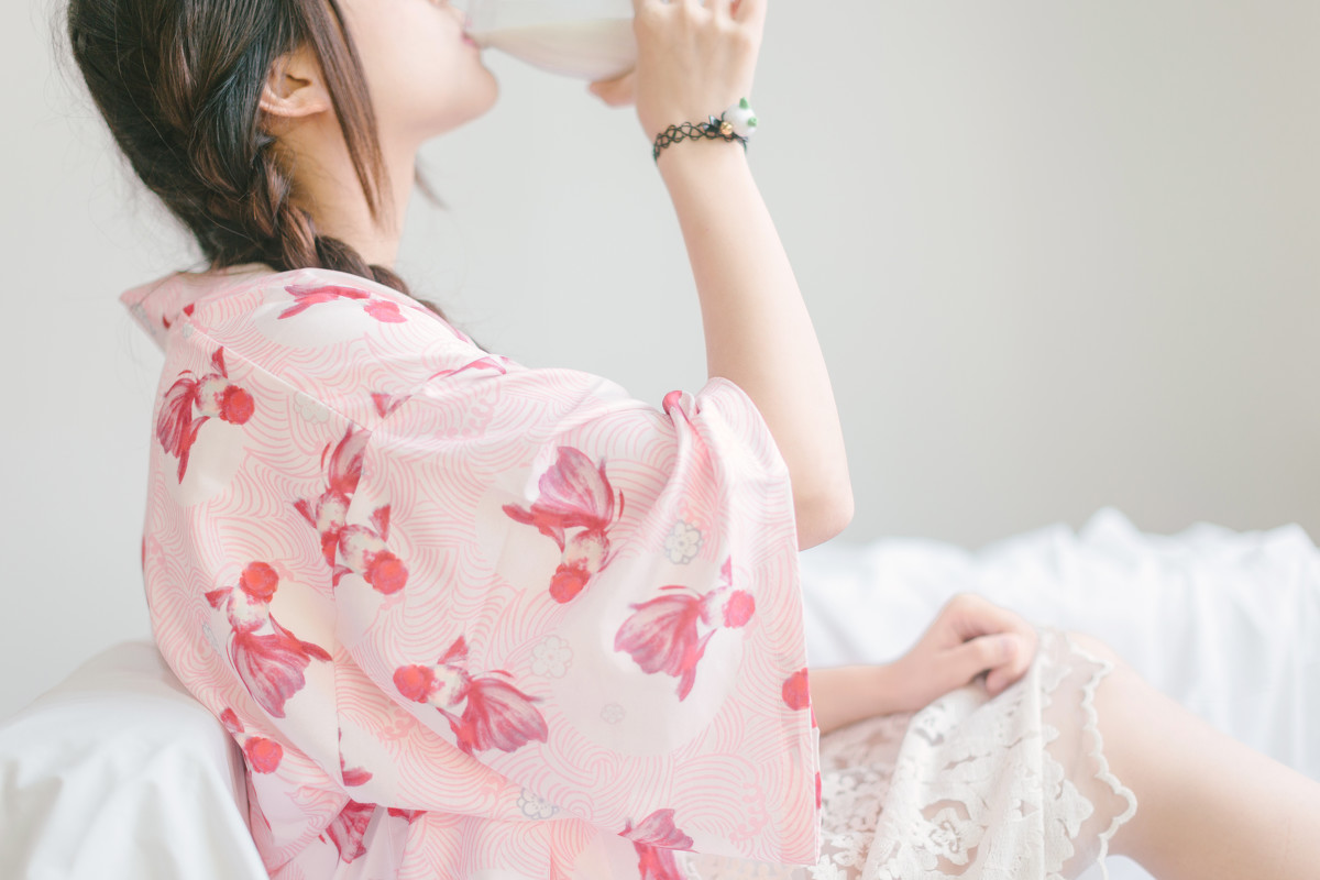 性感尤物美乳女神室内大秀透视装内衣私房诱惑写真