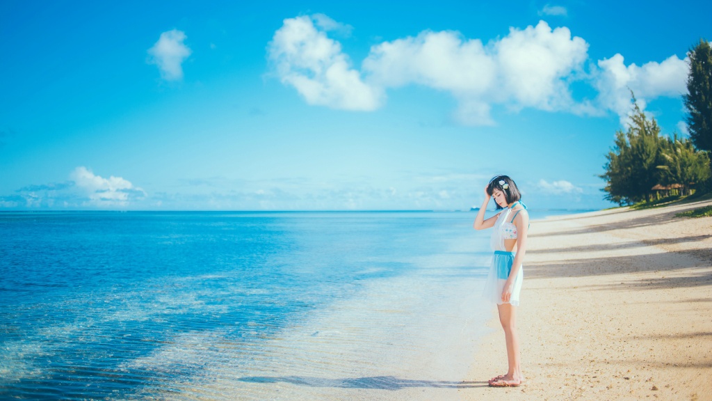 风骚寂寞少妇的私房浴室湿身诱惑