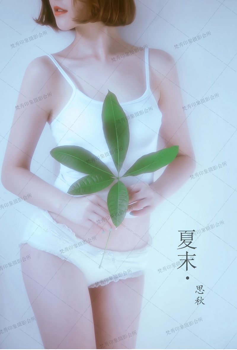 半熟少女香肩美腿性感美女脱得一二净图片