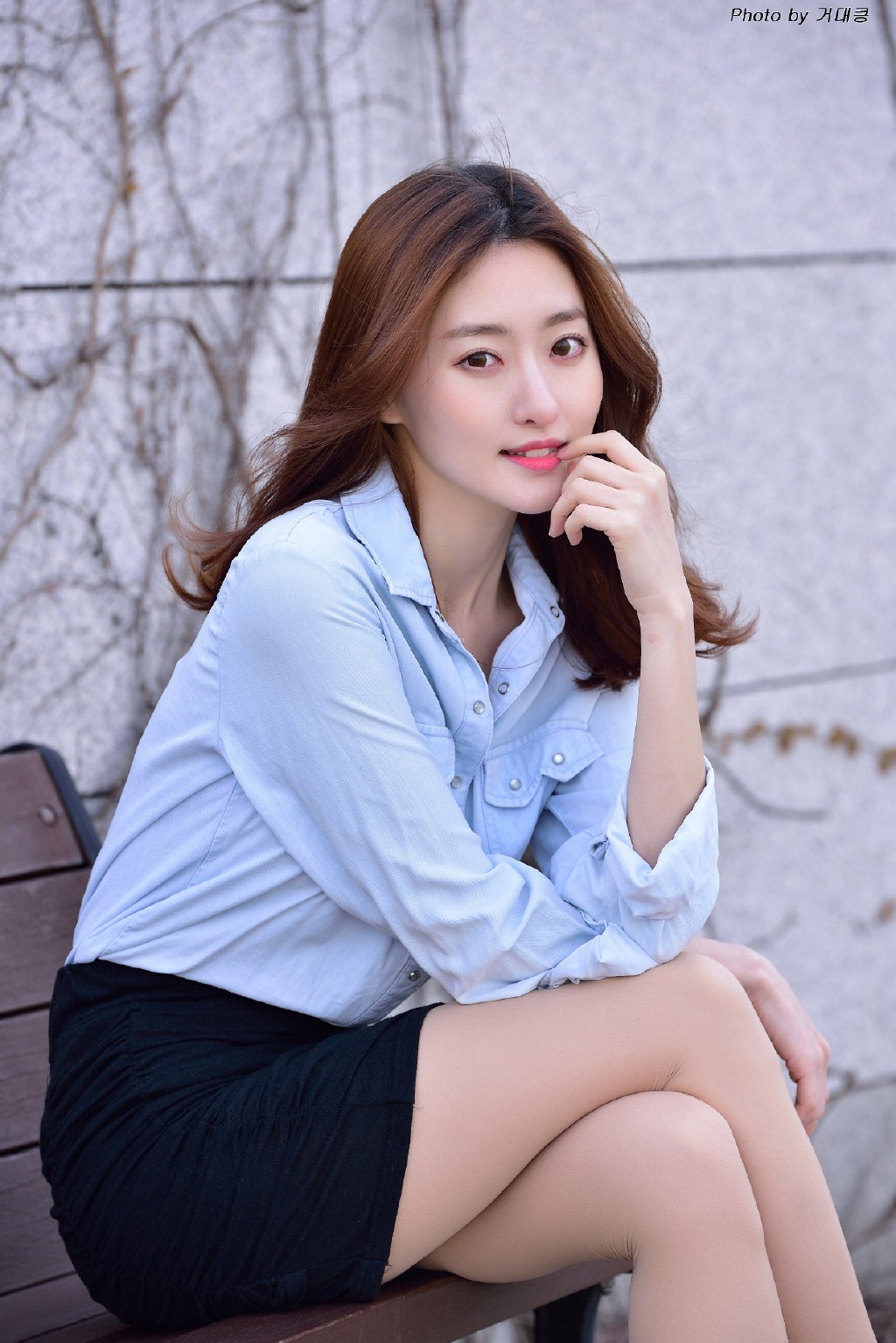 韩国美女性感短裙极品张开双腿图片