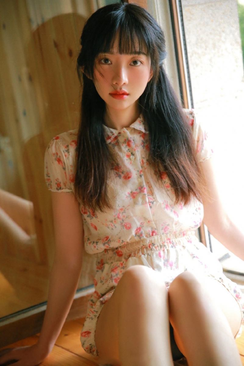 日韩美女身高腿长夏日赤裸裸一丝不遮图片