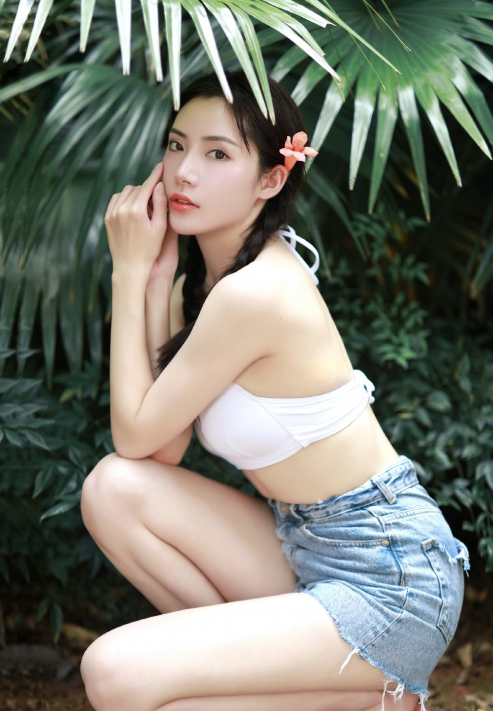 白嫩比基尼美女完美好胸大美女解开内衣的图片