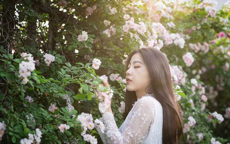 奶牛美女朱可儿的诱惑露出粉嫩小奶头图片