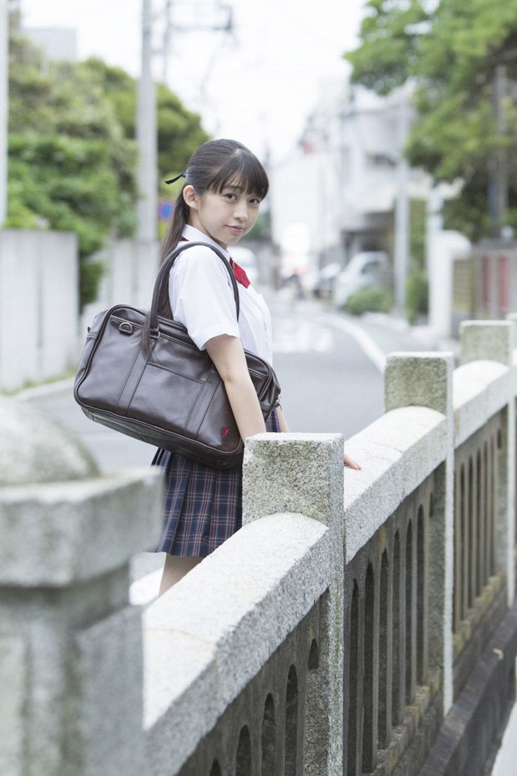 日本学生妹身穿比基尼六六六全棵大胆图片