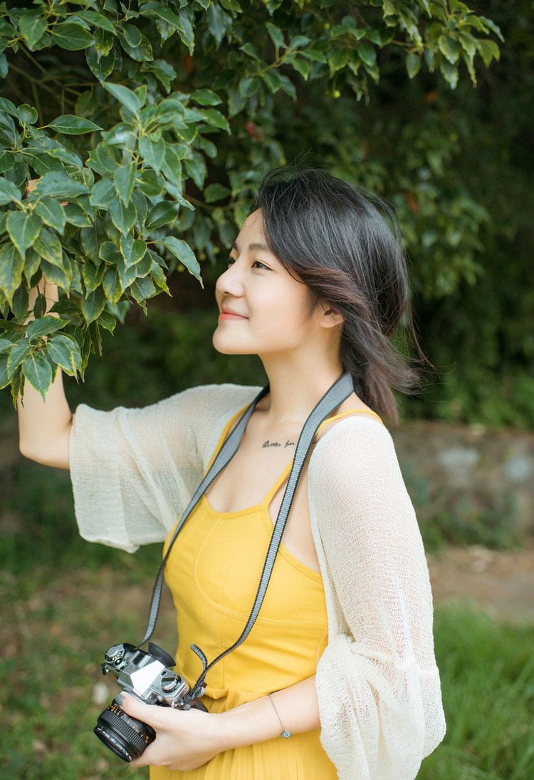 性感女人巨乳诱惑雪白裸体美女穿情趣透明内衣写真