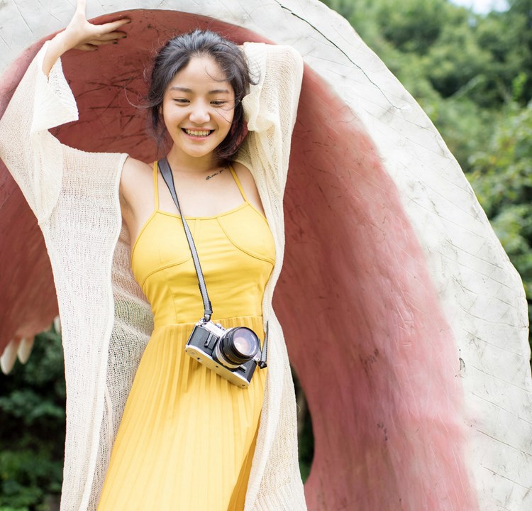 性感女人巨乳诱惑雪白裸体美女穿情趣透明内衣写真