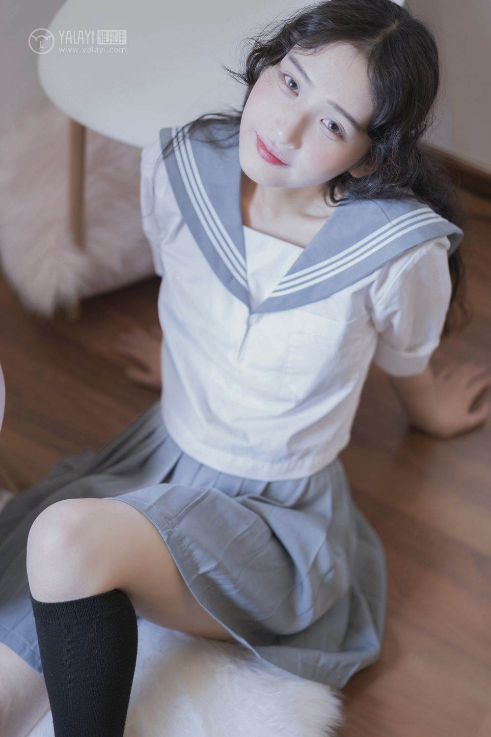 十八岁学生妹jk制服骚女图片