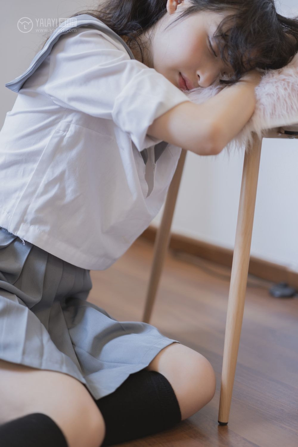 十八岁学生妹jk制服骚女图片