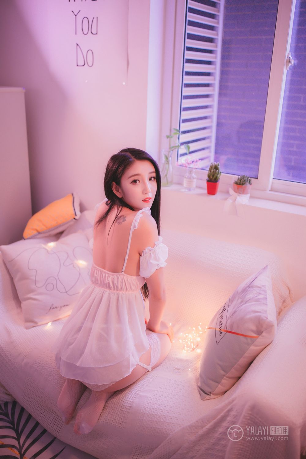 白丝吊袜带美女萝莉性18禁图片