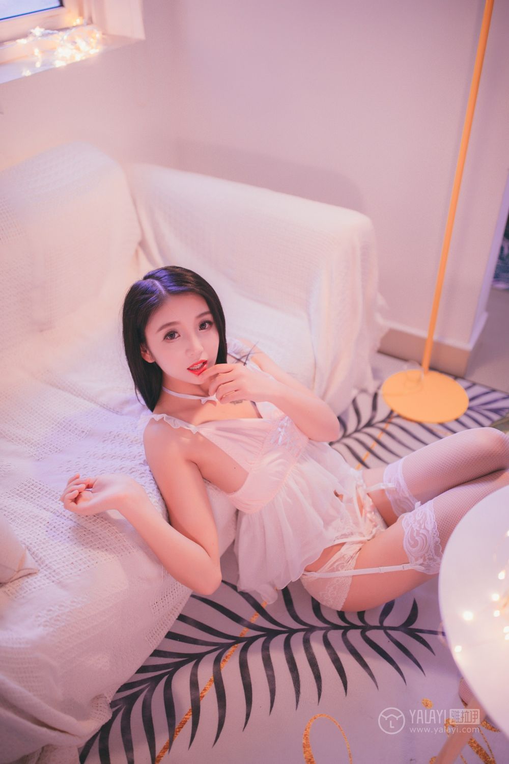 白丝吊袜带美女萝莉性18禁图片