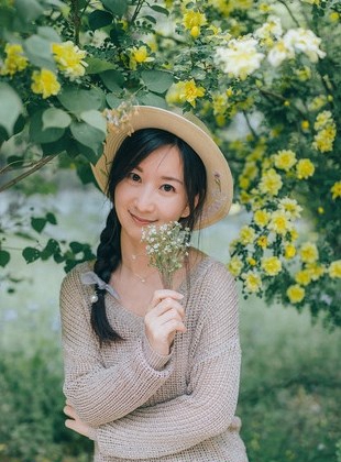 办公秘书大胆姿势春光清纯美女私房照MM131少