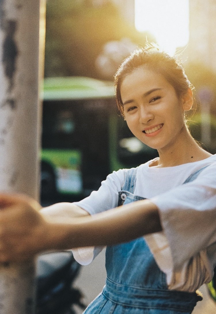 清秀气质美女吊带蕾丝翘屁股极致盛宴写真