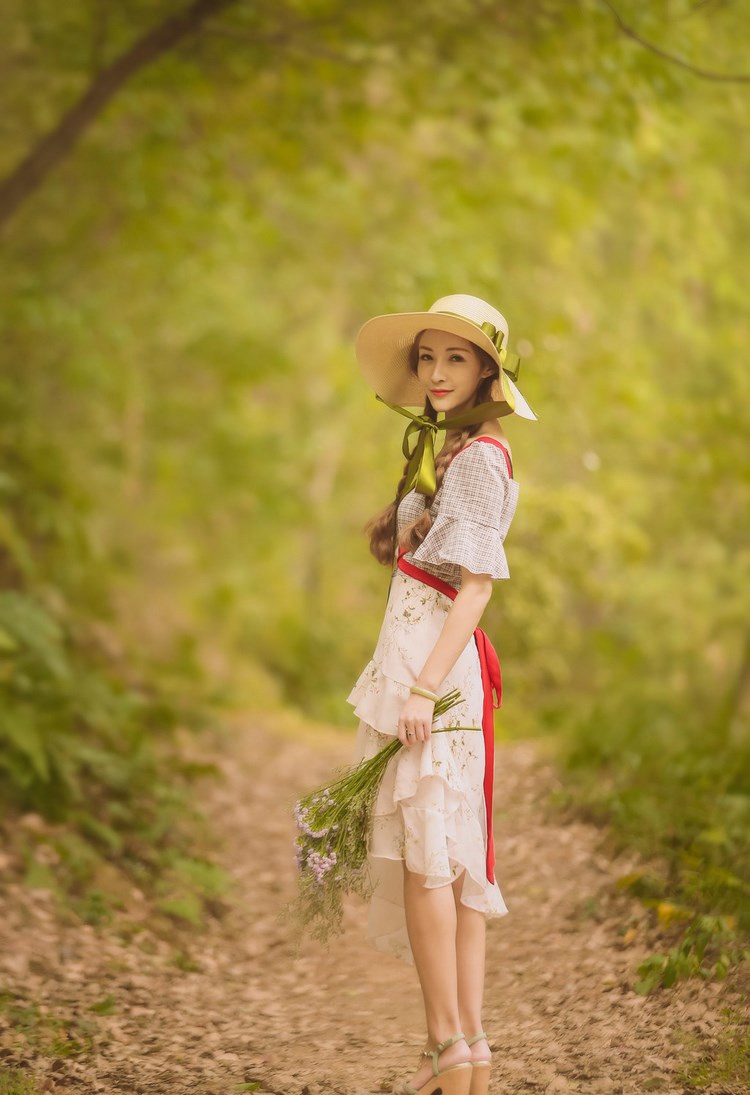 性感制服诱惑美女徐c私密下部裸体大全图片