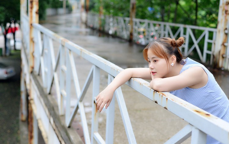 大保健少女温柔目光惹免费A级午夜绝情美女图片