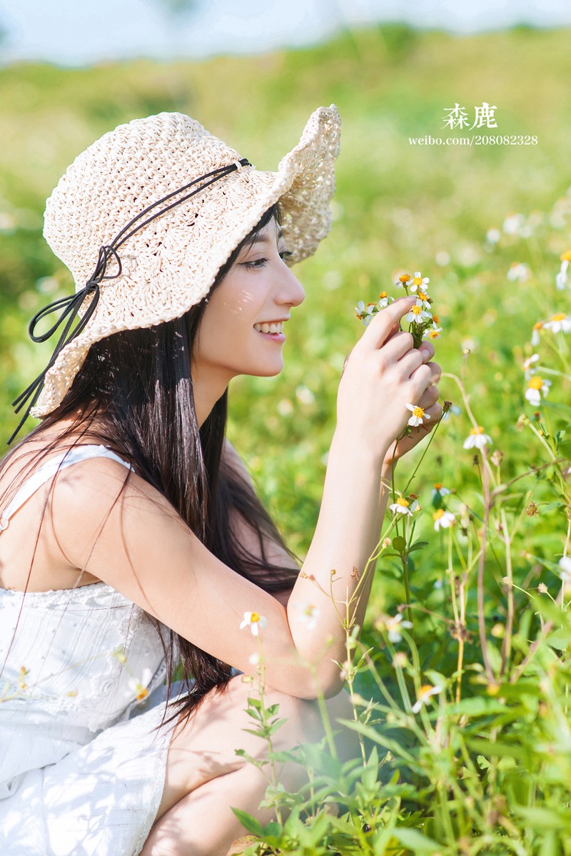 性感妖娆美眉展如蕾丝跪趴撅撅起白白的大光屁股