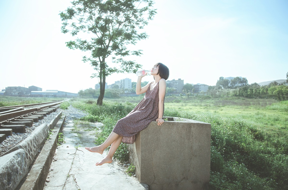 性感美女E杯奶茶浴缸美女脱光衣服图片