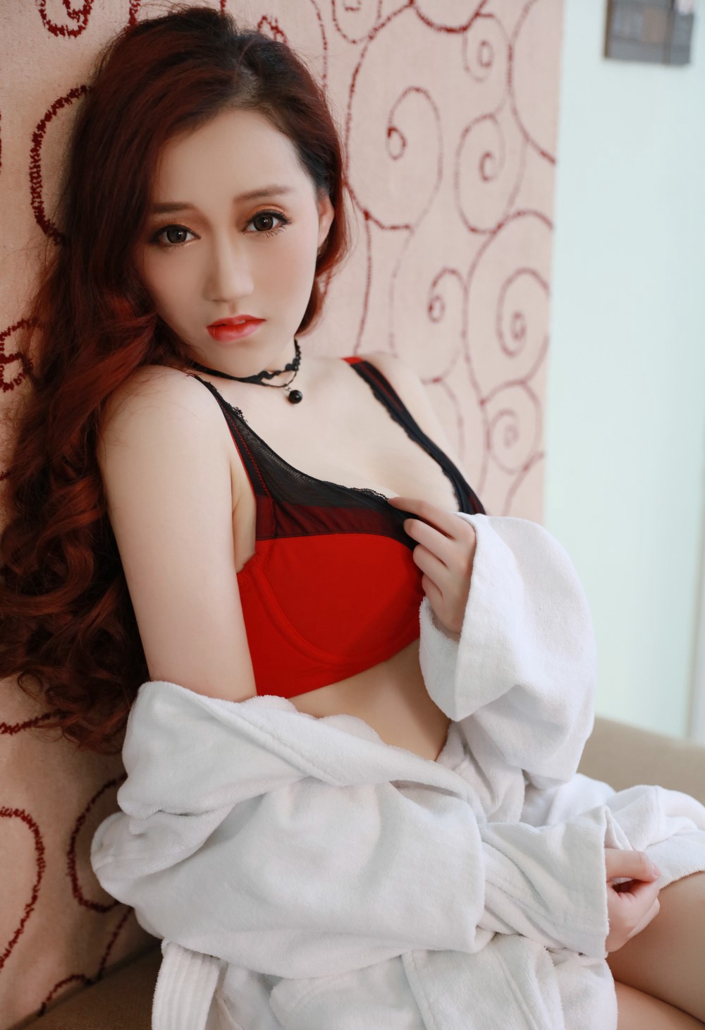 美女人妻含情脉脉翘臀嫩穴美女小穴图片