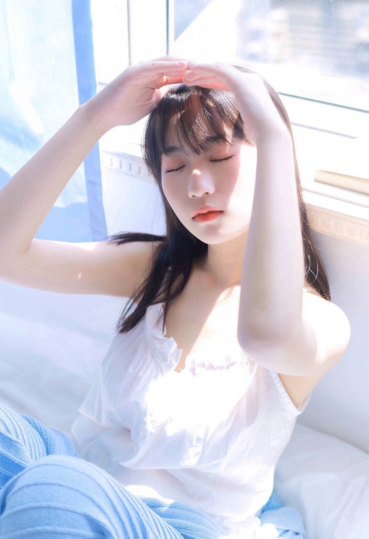 亚洲国模美女爆乳胸器西西日本午夜大胆顶级写真图片