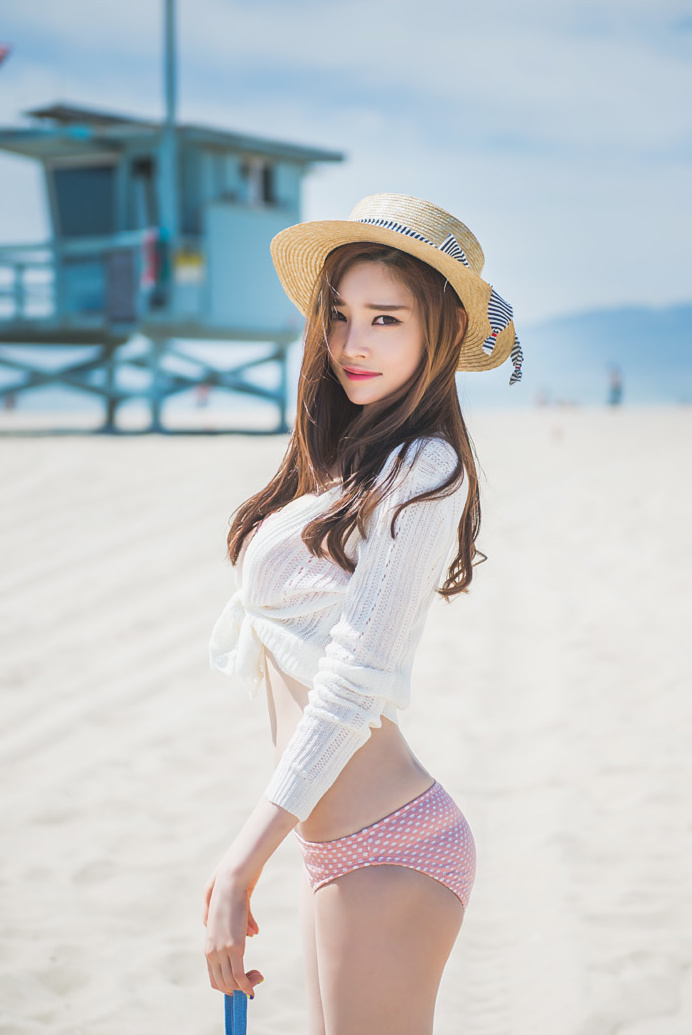 韩国美女模特海边沙滩露p毛高清图片欣赏图片