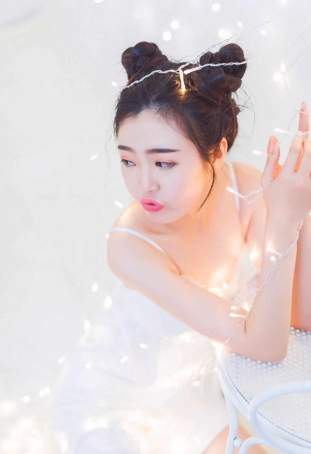 韩国大胸美女模特低胸女gogo大尺度裸体艺术摄影