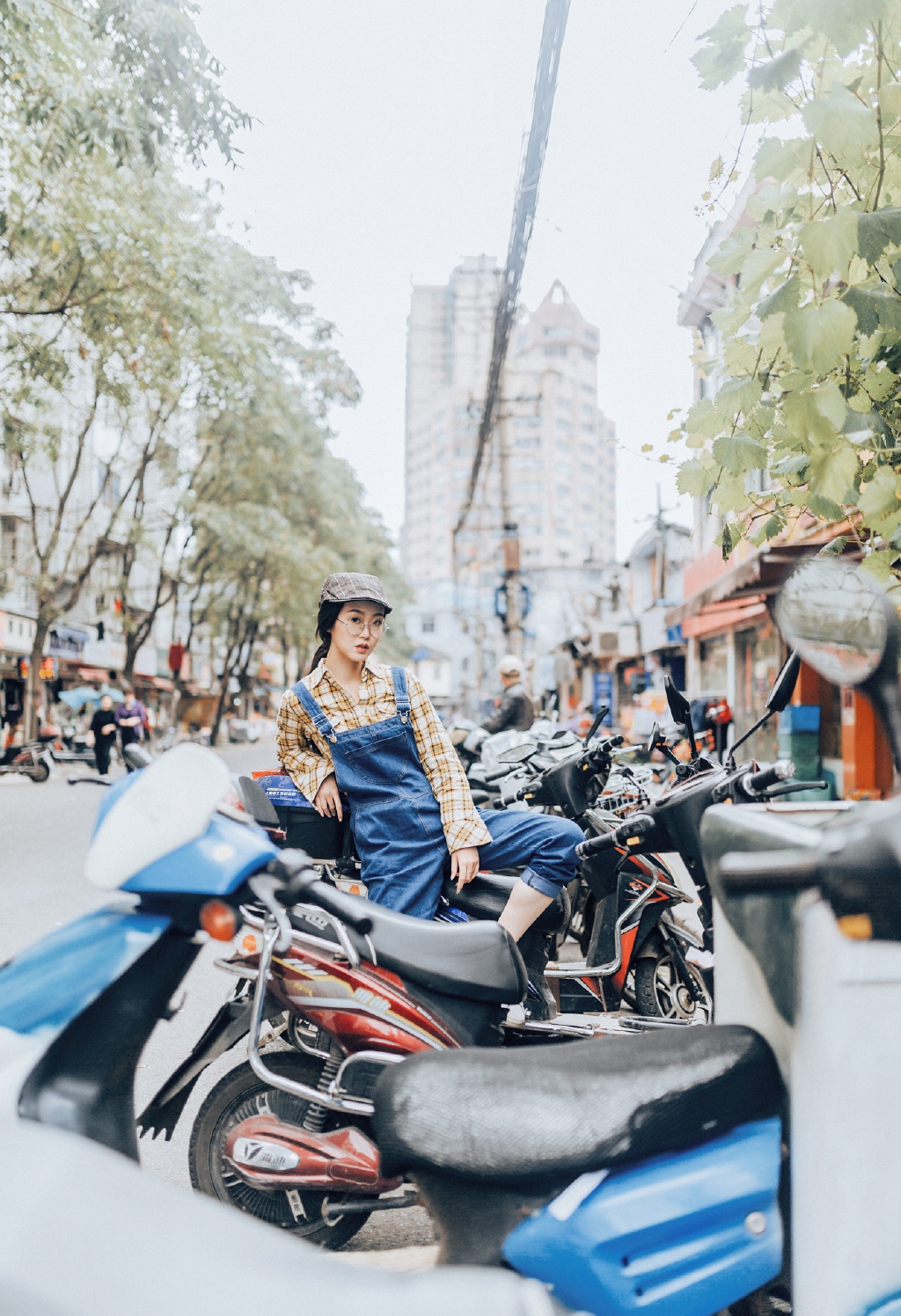 胸器逼人美女让人浮想精品图套高清图片