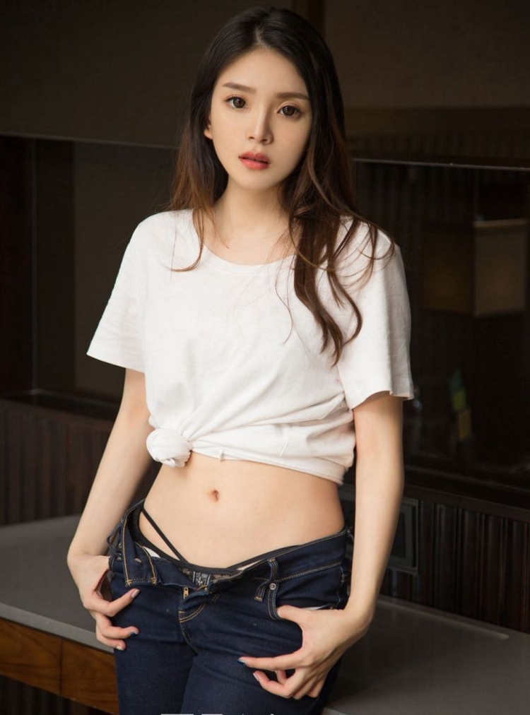 好身材90后美女浴室美女图片写真