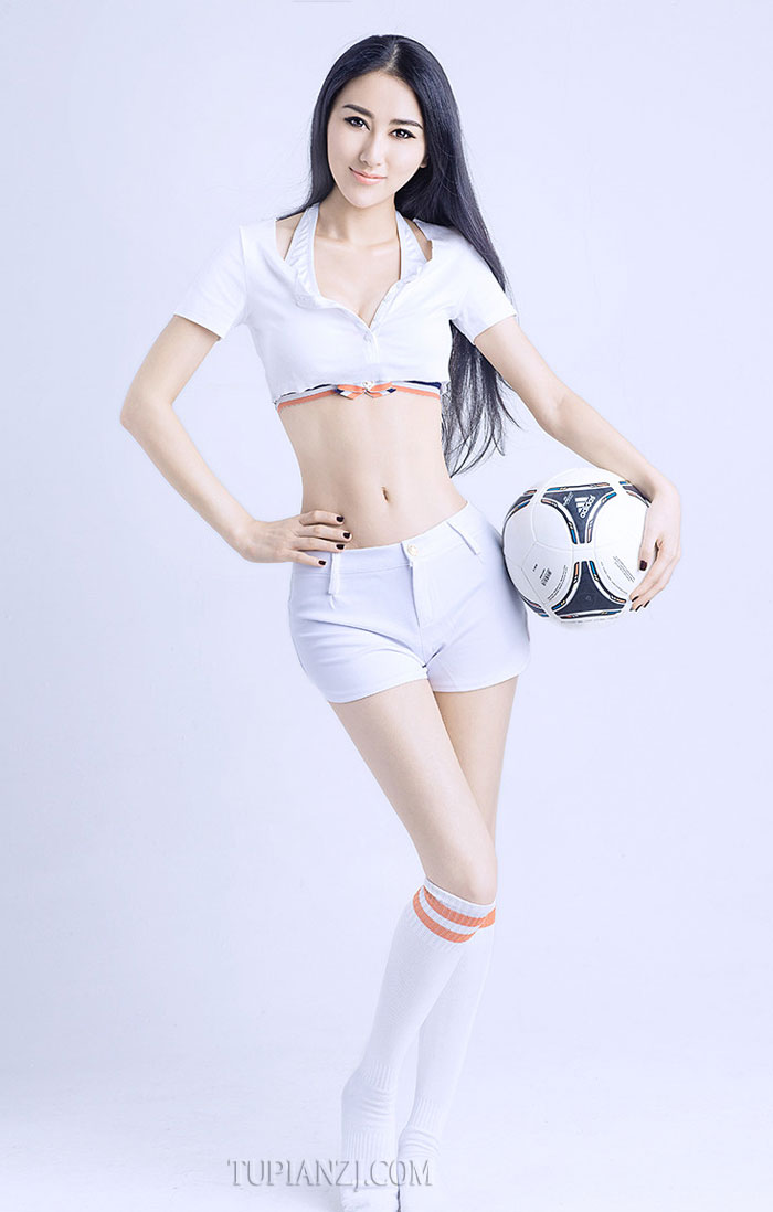 性感足球宝贝演绎足球gogo999亚洲肉体艺术100p图片