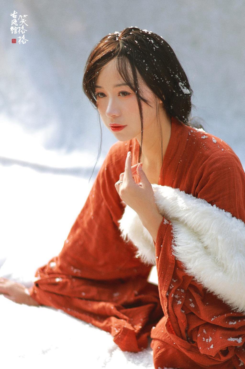 雪景中的汉服美女红妆极品粉嫩小泬20p图片