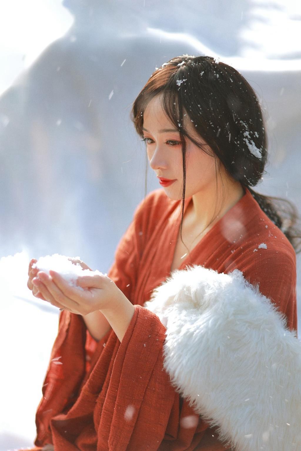 雪景中的汉服美女红妆极品粉嫩小泬20p图片