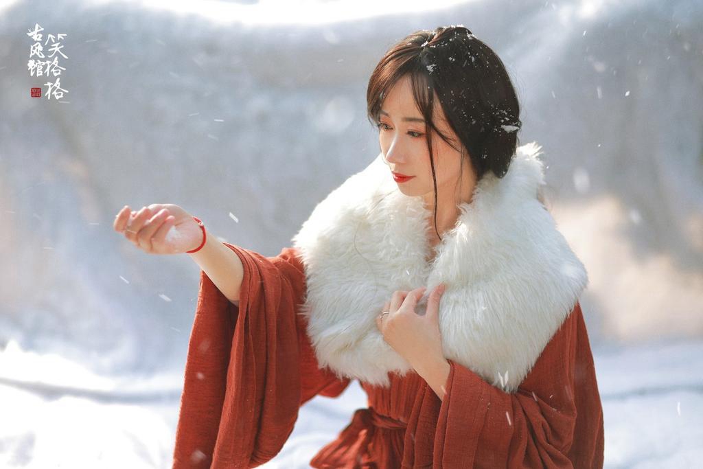 雪景中的汉服美女红妆极品粉嫩小泬20p图片