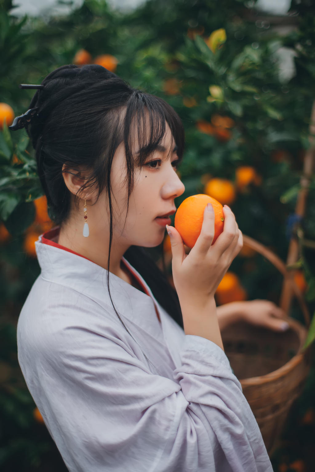 果园里的古装美女清新高清美女销魂图库