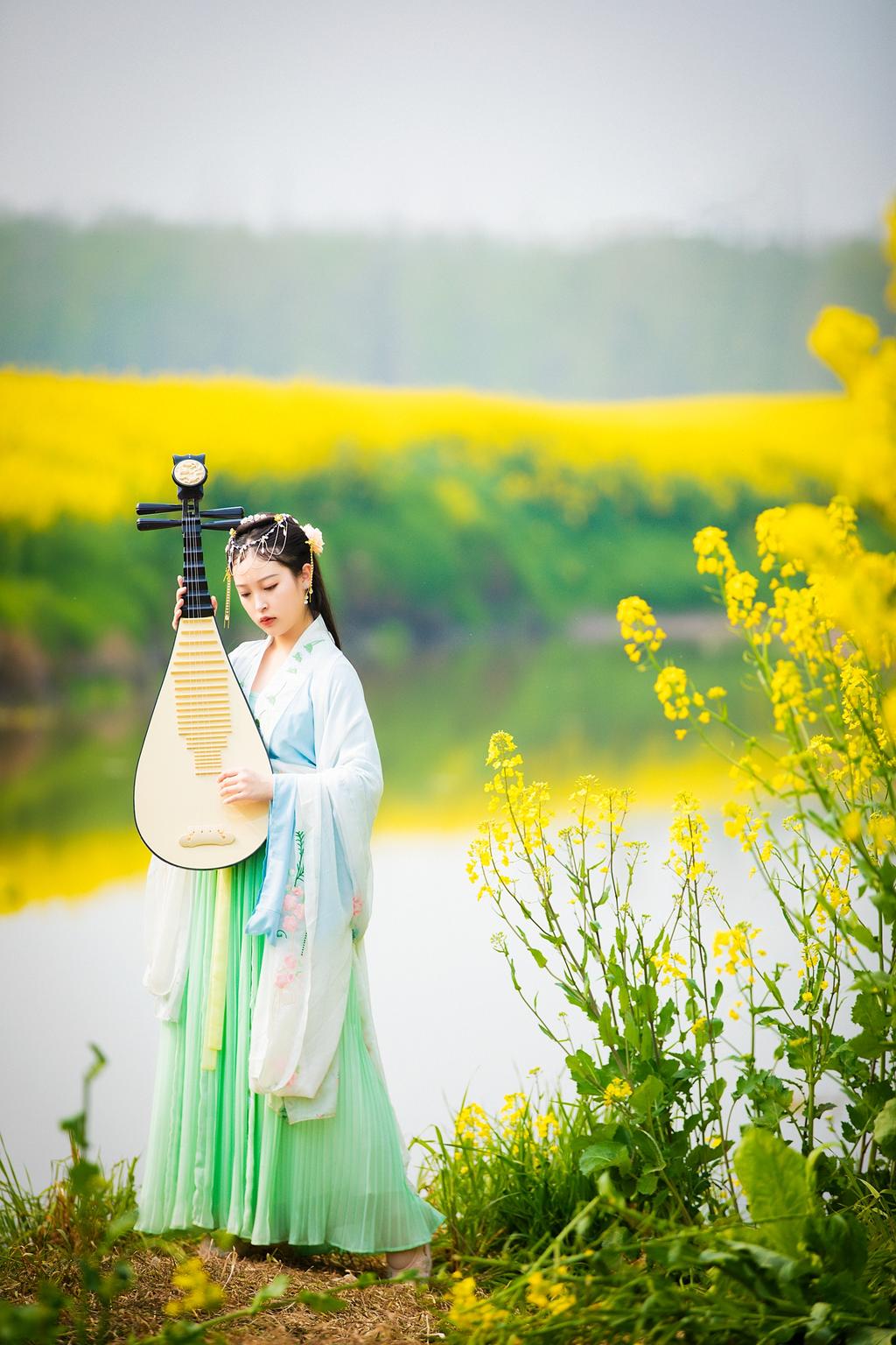 汉服美女油菜花田唯美国产私拍写真福利图片