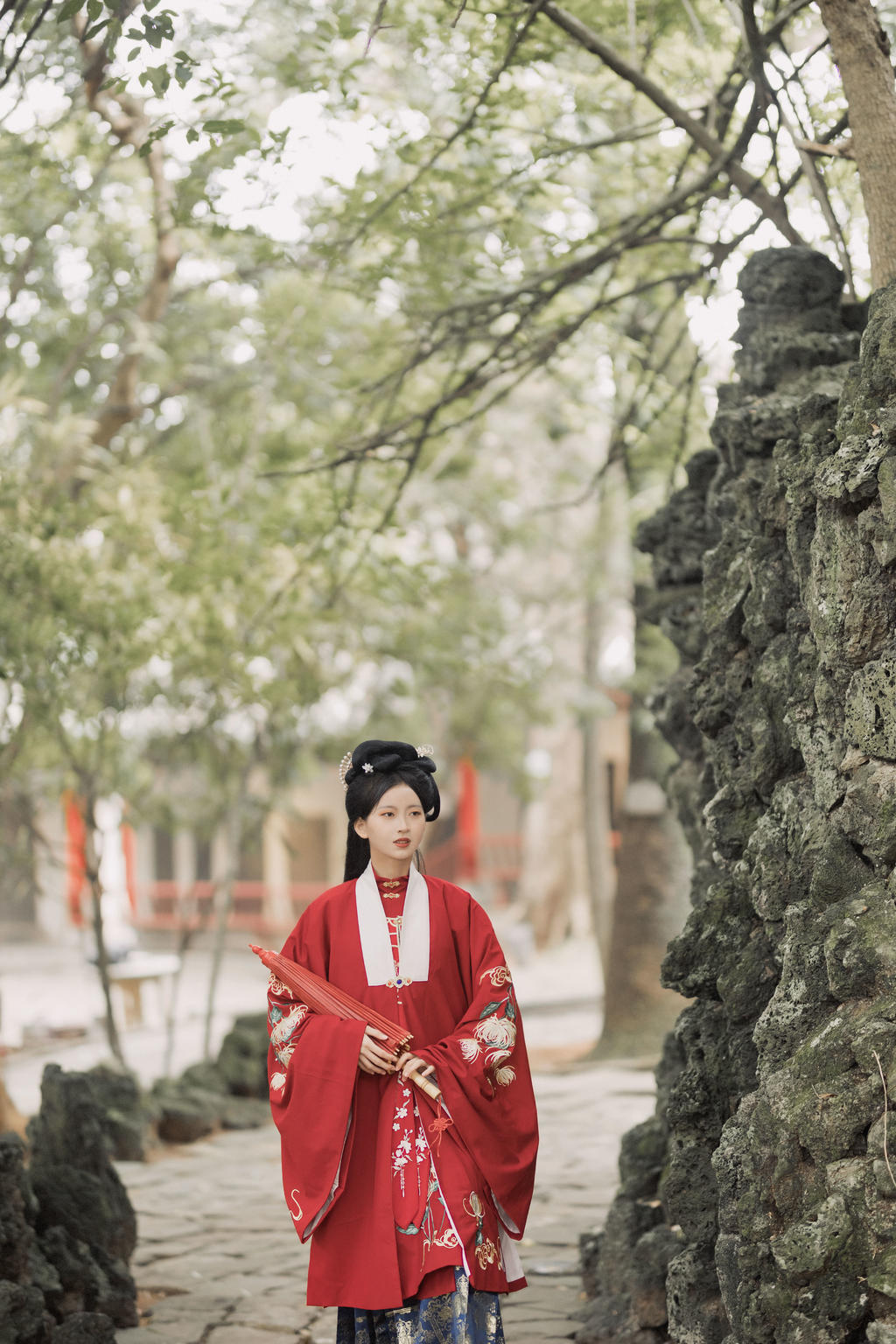 汉服美女红妆素裹婀娜性感制服诱惑图片