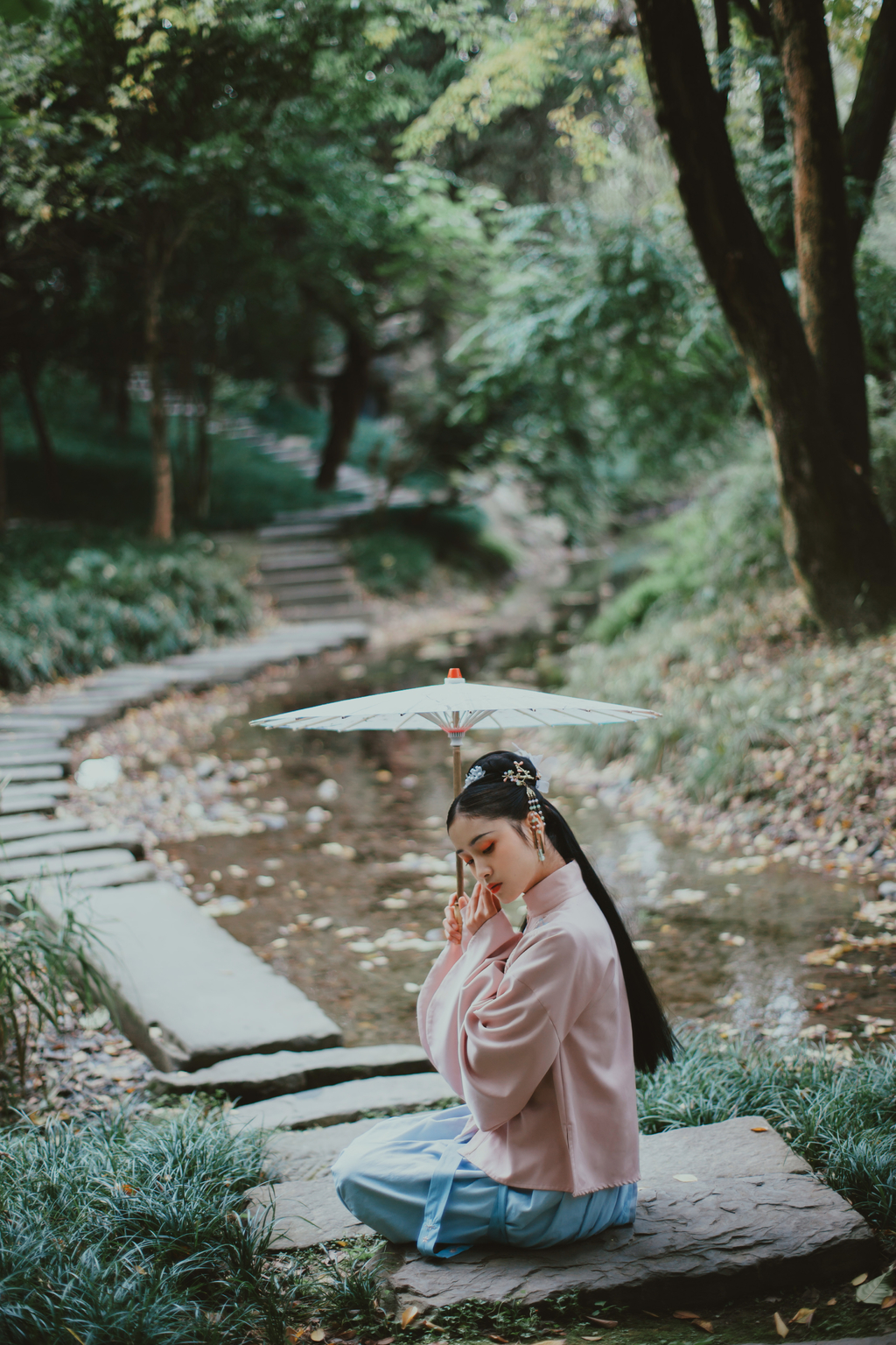 一举一动万分撩人的古色喜美女大尺度啪啪图片