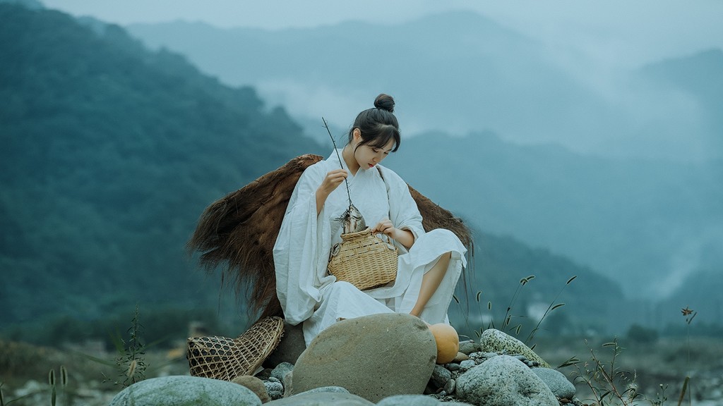 古装侠女绿水青山慵懒美女裸体任你躁