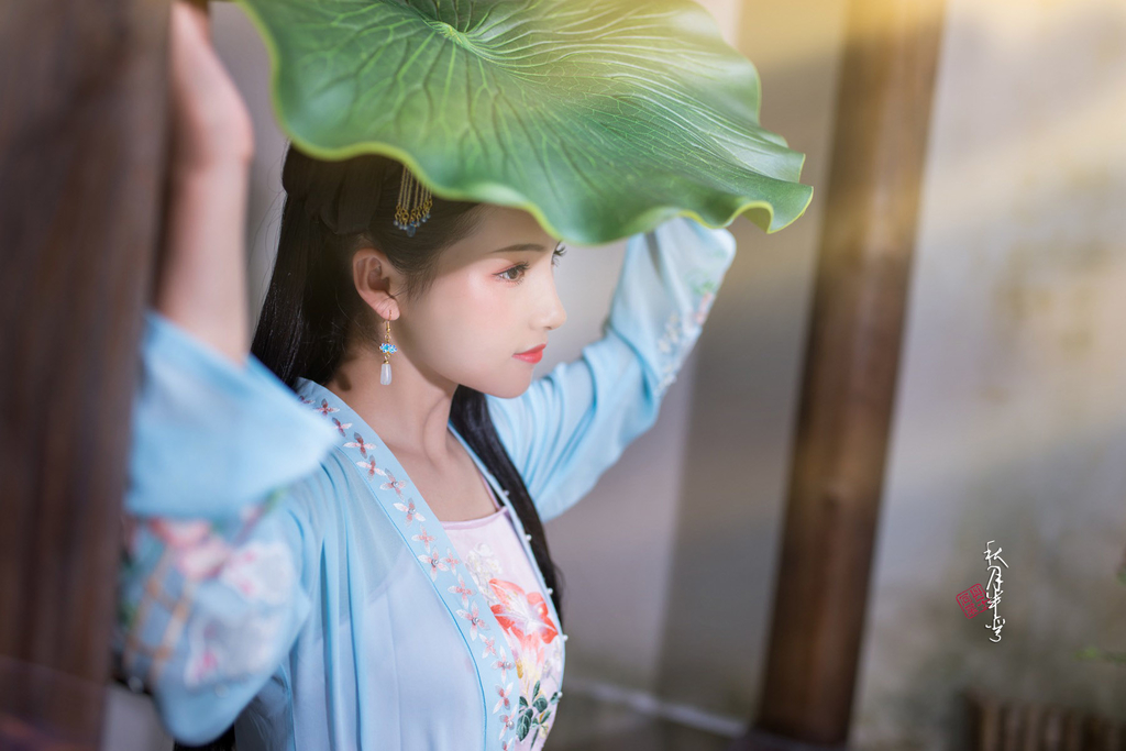 古装电视剧美女深衣袍西西大尺寸大胆私密