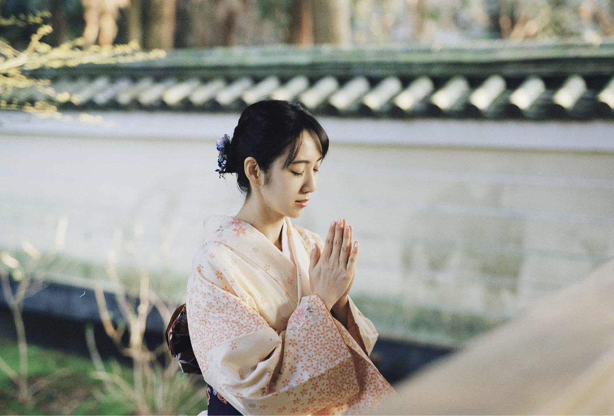 日本良家妇女和服写真极品粉嫩小仙女自慰流白浆