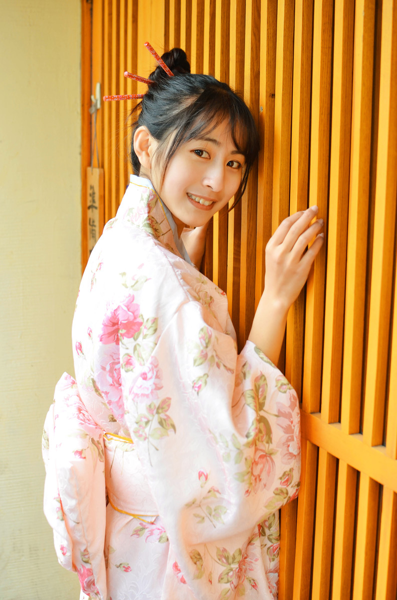 日本素颜和服美女国产精品图片